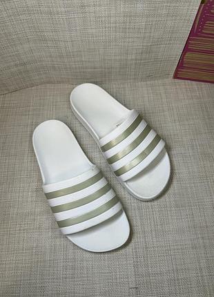 Оригинальные шлепанцы adidas