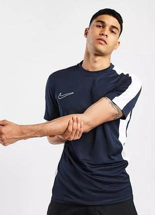 Футболка спортивна чоловіча nike