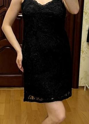 Чорна мереживна міні сукня zara. l розмір. на фото одягнена на дівчині 165 см зросту та s розміру.