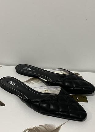 Шльопанці zara
