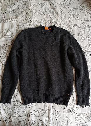 Светер hugo boss distressed style