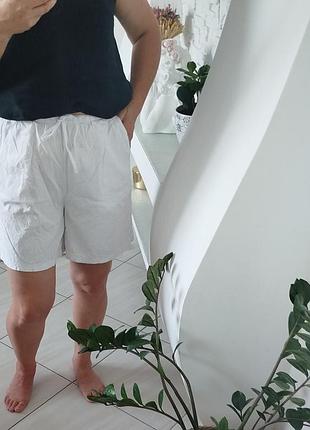 Лляні білі шорти