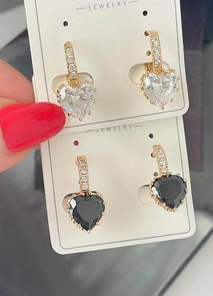 Серьги медзолото, сердечные сердце, камушки белые и черные
