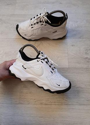 Кросівки жіночі nike tc 7900 оригінал.