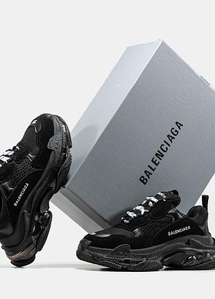 Женские кроссовки b. triple s