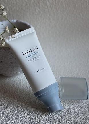 Skin1004 madagascar centella hyalu-cica water-fit sun serum spf50+ pa++++ спф 50 сонцезахисний крем для обличчя