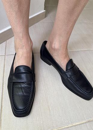 Продам шкіряні лофери bally