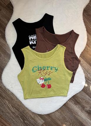 Топ с принтом hello kitty