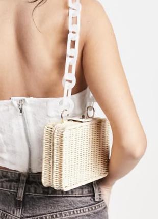 Стильна та трендова каркасна літня сумка-клатч від відомого бренду asos design.