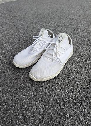 Кроссовки adidas pharrell williams