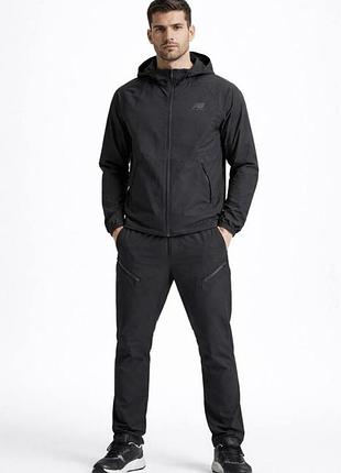 Чоловічий весняно-літній костюм new balance виконаний з якісної практичної плащівки