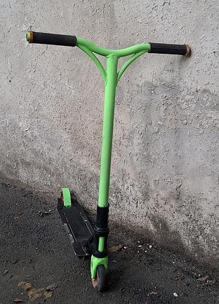 Трюковый самокат салатовый smj sport stunt pro