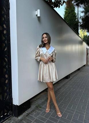 Жіноча сукня з білим комірцем шовкова міні довжини