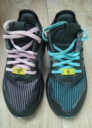 Кросівки adidas жіночі,підліткові