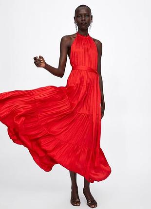 Красное платье с открытой спинкой zara