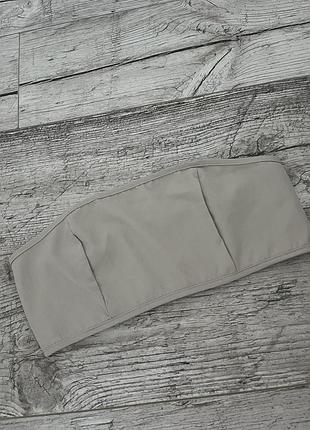 Короткий топ без бретель