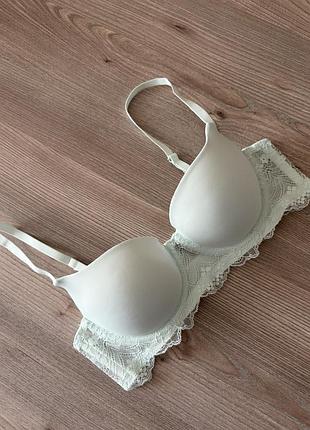 Ніжний мʼятний бюст з мереживом primark