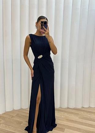 Дуже гарна максі сукня із розрізом на нозі