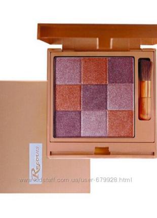 Тіні для очей кольору