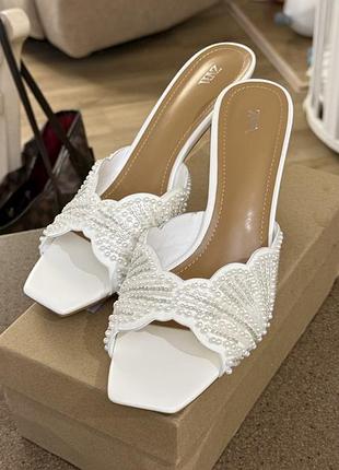 Туфлі, мюлі, босоніжки zara