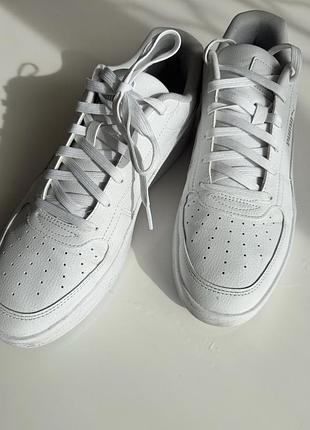 Оригінальні кросівки puma, розмір 46, білий колір.