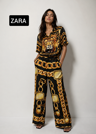 Костюм жіночий брючний двійка в принт версаче від бренду zara s