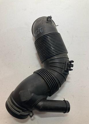 Патрубок воздушного фильтра volkswagen passat b6 2005-2010 3c0129654p