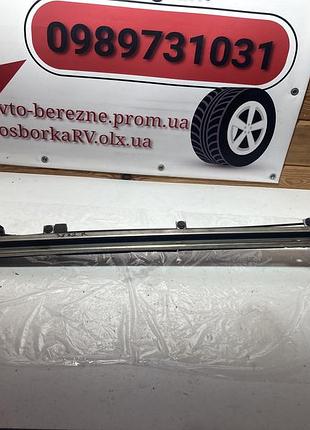 Напрямна (шина) дверцята зсувної правої vw transporter t5 03-15 7e1843872