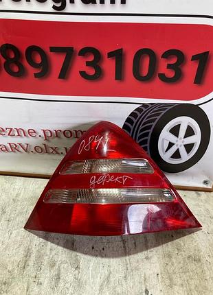 Задній стоп лівий mercedes r 170 1708200764 дефект