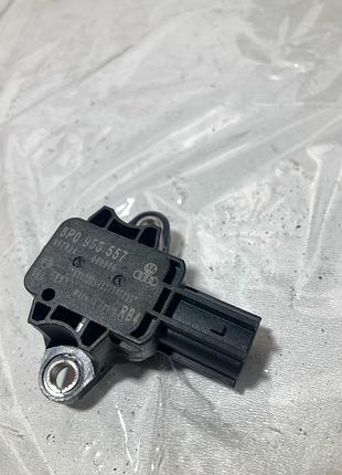 8p0955557 датчик удару airbag audi a3 8p a4 b7