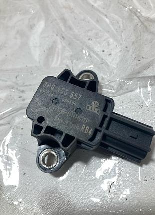 8p0955557 датчик удару airbag audi a3 8p a4 b7