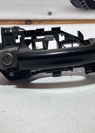 Кронштейн ручки двері передньої правої volkswagen passat b6 3c0837886h