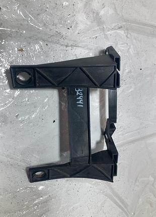 Напрямне кріплення фари правий vw transporter t5 32-441-1168r3