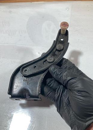 Ролик зсувних дверей верхній правий vw caddy 3 2k0843436a