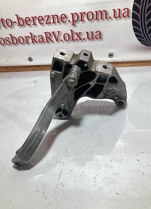 1k0199117ap кронштейн акпп шкода а5 skoda