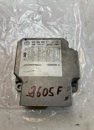 Блок управления airbag vag 1с0909605f, б.в.