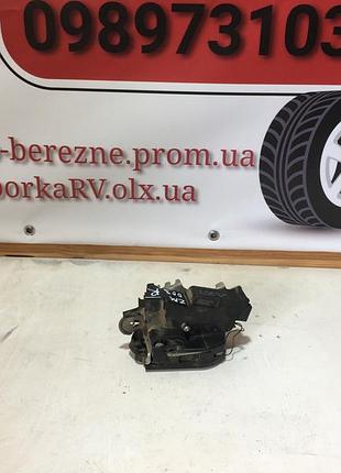 Замок бічних правих зсувних дверей mercedes vito 639 730 05 35 a6397300535 5 пін
