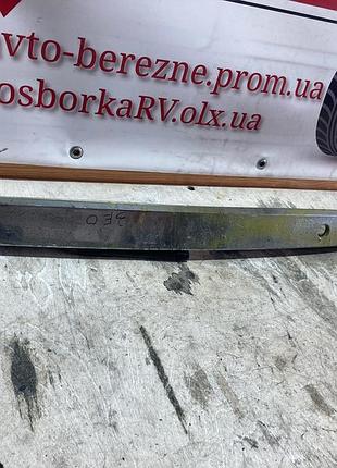 Молдинг накладка кришки багажника kia sorento і 92500- 3e0 дефект