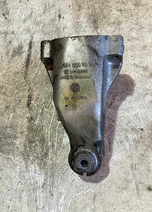 Кронштейн опоры двигателя справа mercedes sprinter 906 2006-2018 a 6512231804