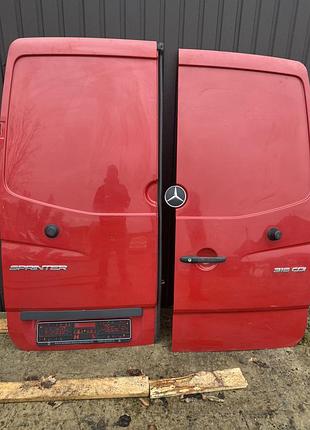 Задні дверки mercedes-sprinter