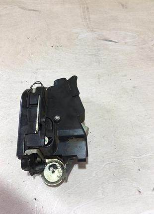 Замок розсувних лівих дверей електронний mercedes vito w639 (2003-2014) a6397300635