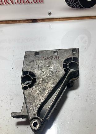 Б/у кронштейн подушки двигателя правый 038199207aj vw golf iv 97-03 (038199207aj)