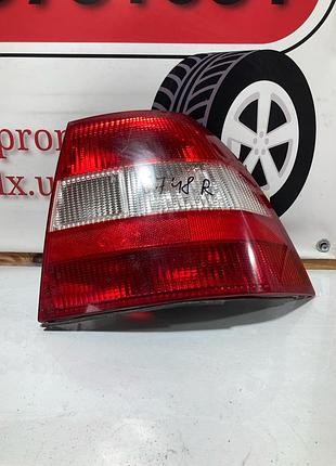 Ліхтар задний правий opel vectra b opel vectra b (1995-2002) 37360748
