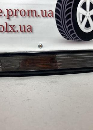Повторювач поворотника правий (показник повороту на бампері) volkswagen passat 3c0953042h