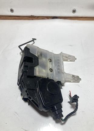 Замок двери передней левой hyundai tucson 1 2004-2010