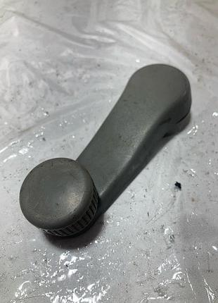 Ручка стеклоподъемника vw lt 28-35/28-46/ t-4/t-5 1h0837581b