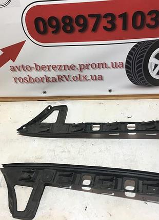 Крепление бампера заднее левое/правое (седан) volkswagen passat b6 3c5807393/3c5807394