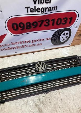 Решітка радіатора кришка vw t4 701853653