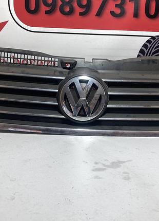 Решетка радиатора volkswagen passat b5 3b0853651l дефект!!!