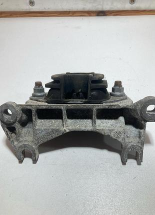 Б/у кронштейн кпп 1.5dci верхний renault kangoo ii 8200429504